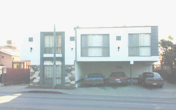 1958 S Robertson Blvd in Los Angeles, CA - Building Photo