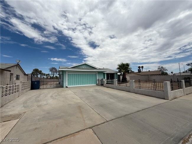 property at 2206 Sunnyslope Ave