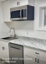 651 N 73rd Ave in Hollywood, FL - Building Photo