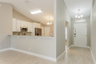 308 Erie Ct in Poinciana, FL - Building Photo - Building Photo