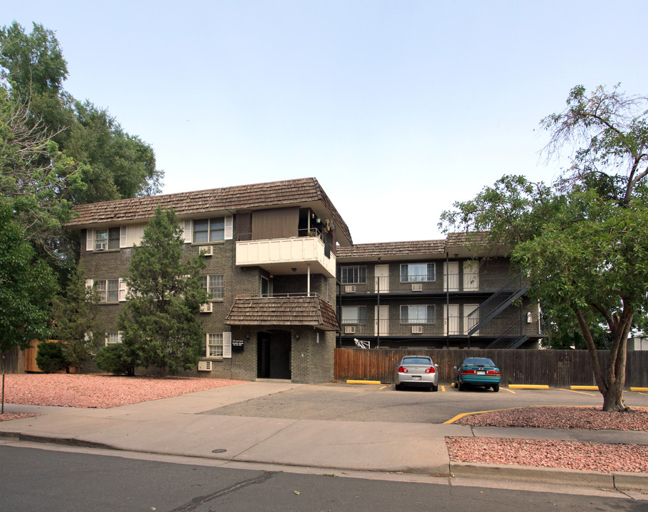 Shannon Terrace in Englewood, CO - Building Photo