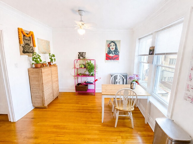 2044 W Farragut Ave in Chicago, IL - Building Photo - Building Photo