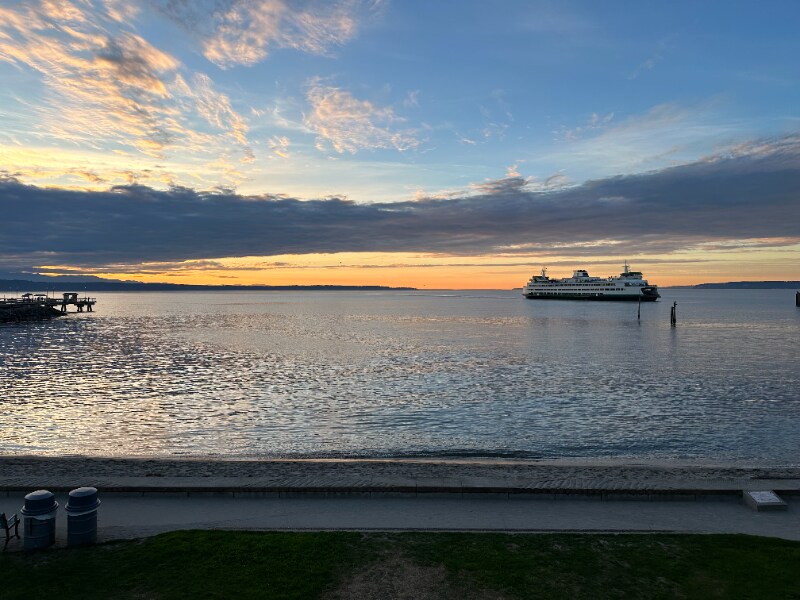 250 Beach Pl in Edmonds, WA - Building Photo