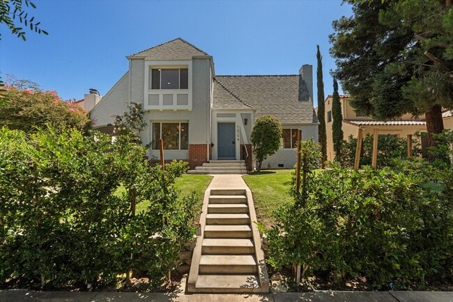 property at 156 N Gardner St