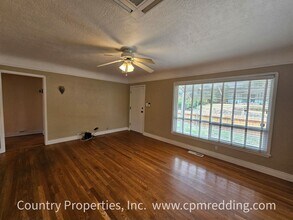 2241 California St in Redding, CA - Building Photo - Building Photo