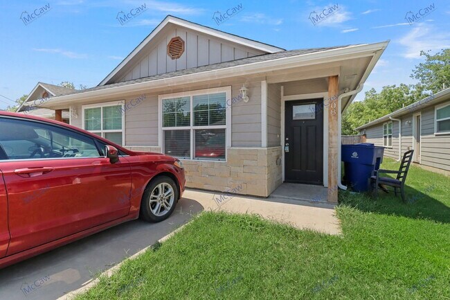 806 N Broughton St in Sherman, TX - Building Photo - Building Photo