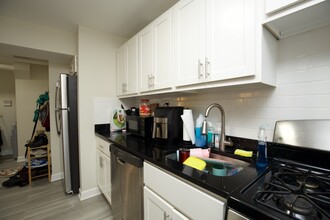 732 W Roscoe St in Chicago, IL - Building Photo - Building Photo