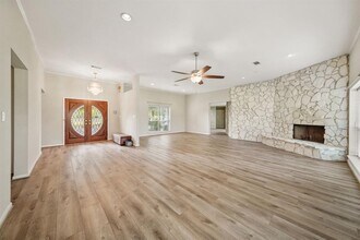 15502 Kitty Hawk Dr in Waller, TX - Building Photo - Building Photo