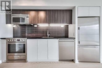 85-3985 Queens Wharf Rd in Toronto, ON - Building Photo - Building Photo