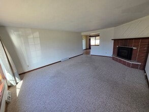 1798 Chateau Dr in Green Bay, WI - Building Photo - Building Photo