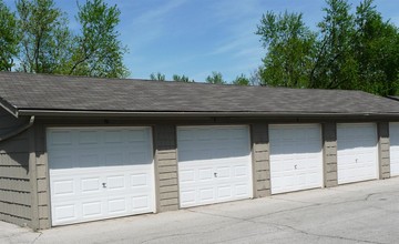 Parkview Apartments in Grimes, IA - Building Photo - Building Photo