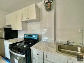 YORK AVENUE in New York, NY - Building Photo - Building Photo