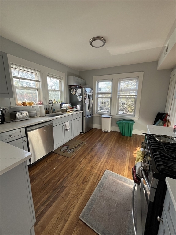 874 E 4th St, Unit 2 in Boston, MA - Building Photo - Building Photo