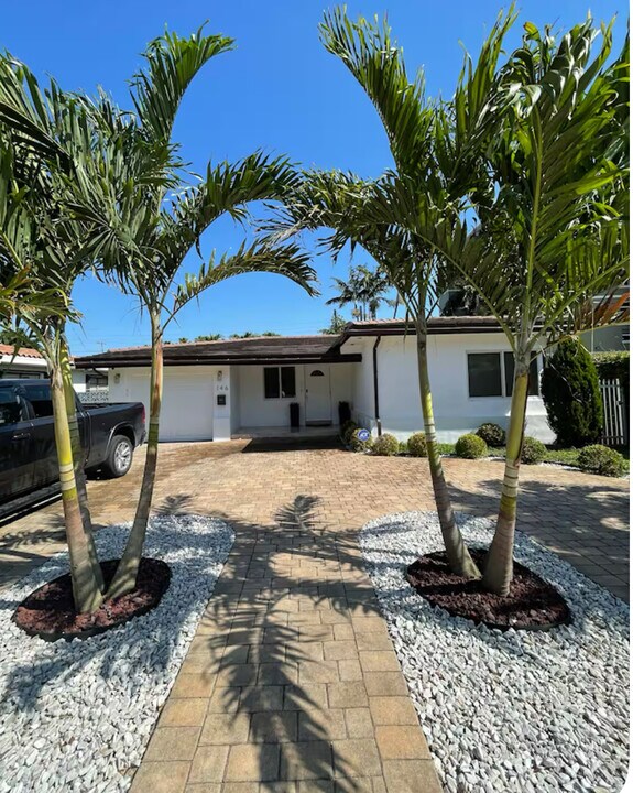 146 Ponce de Leon in Coral Gables, FL - Building Photo