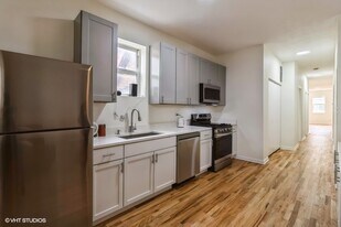 1440 N Washtenaw Ave, Unit 2 in Chicago, IL - Building Photo