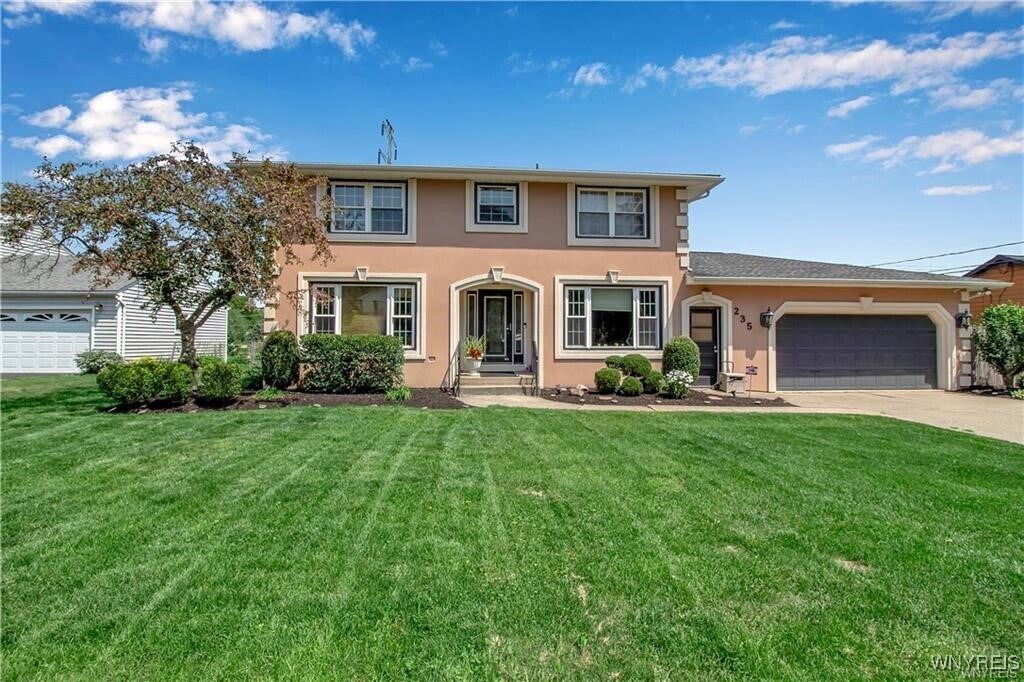 235 Old Lyme Dr in Buffalo, NY - Building Photo