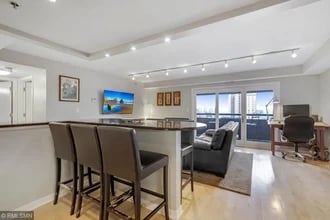 110 1st Ave NE, Unit F1404 in Minneapolis, MN - Building Photo - Building Photo