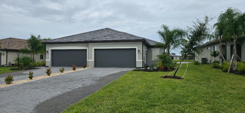 5528 Sapphire Stone Cv in Bradenton, FL - Building Photo