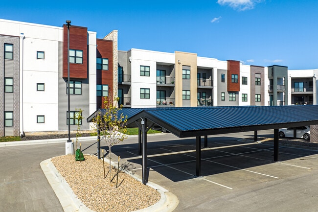 Signature at West Pryor in Lee's Summit, MO - Building Photo - Building Photo