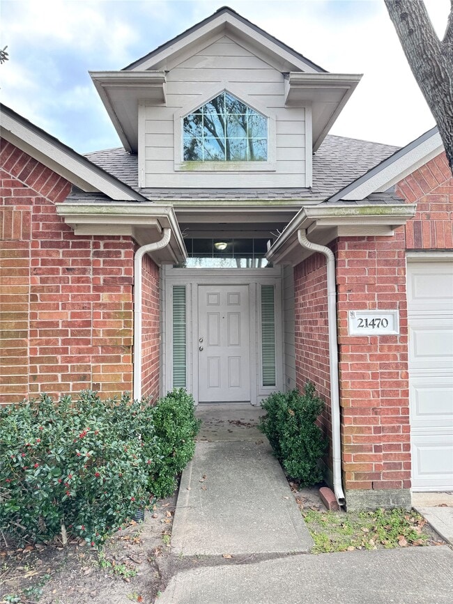 21470 Olympic Forest Dr in Porter, TX - Building Photo - Building Photo