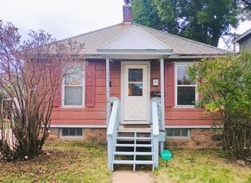 305 E 25th St in Hibbing, MN - Building Photo