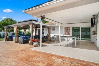 4306 Johnson St in Hollywood, FL - Building Photo - Building Photo