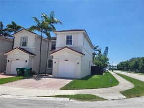 11062 SW 246th St in Princeton, FL - Building Photo - Building Photo