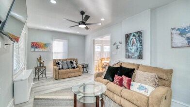 8 N Nashville Ave in Ventnor City, NJ - Building Photo - Building Photo