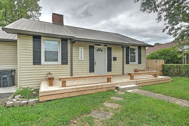 property at 1220 Morningside Cir