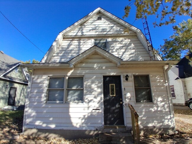property at 35 S Griffin St