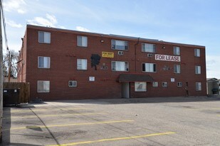 El Pinon in Denver, CO - Building Photo