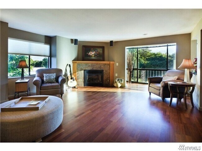 7320 East Green Lake Dr N in Seattle, WA - Building Photo - Building Photo