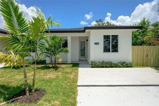 10741 SW 217th St in Goulds, FL - Building Photo