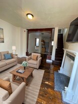 735 W Russell St in Philadelphia, PA - Building Photo