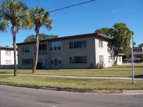 Lake Side Manor Apartments in St. Petersburg, FL - Building Photo - Other