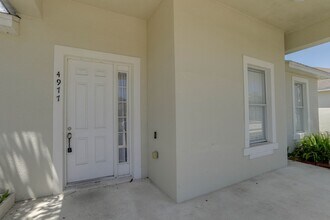 4977 Pall Mall St W in Kissimmee, FL - Building Photo - Building Photo