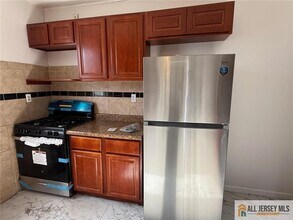 2183 Allen St in Rahway, NJ - Building Photo - Building Photo
