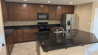 3072 Bicentennial Pkwy in Henderson, NV - Building Photo - Building Photo