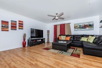La Estrella Vista in Phoenix, AZ - Foto de edificio - Interior Photo
