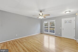 14688 Basingstoke Loop in Centreville, VA - Building Photo - Building Photo