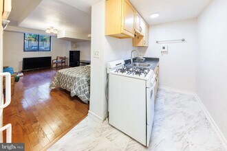 3315 Wisconsin Ave NW, Unit B1 in Washington, DC - Building Photo - Building Photo