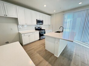 2114 E Jackman St in Lancaster, CA - Building Photo - Building Photo