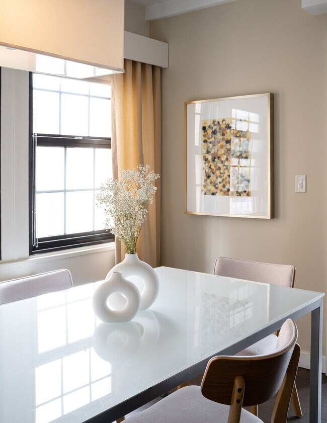 411 E 50th St in New York, NY - Building Photo - Building Photo