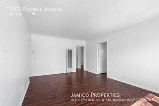 15201 Daphne Ave in Gardena, CA - Foto de edificio - Building Photo