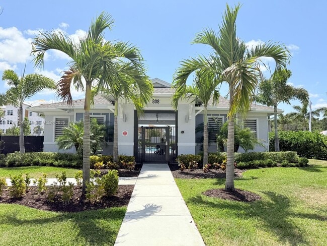 property at 522 Rivergrass St