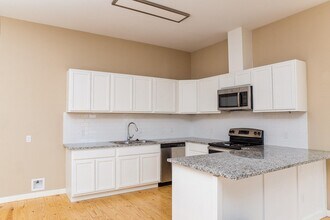 211 N Austin St in Brenham, TX - Building Photo - Building Photo