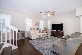 1655 Lakemont Ave in Orlando, FL - Building Photo - Building Photo