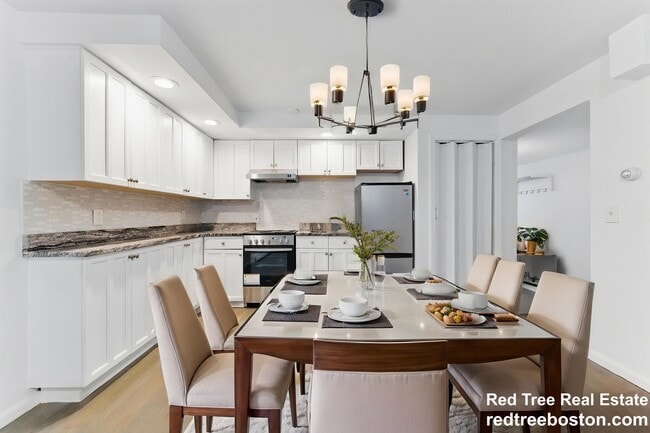 57 Brighton Ave, Unit 1 in Boston, MA - Foto de edificio - Building Photo