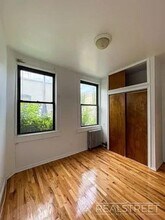 Stunning 2BR Apartment in Carroll Gardens, Unit 1F in Brooklyn, NY - Foto de edificio - Building Photo