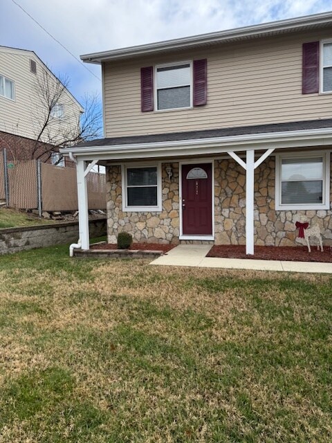 622 Yale Blvd in St. Charles, MO - Building Photo